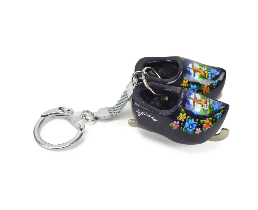 Wooden Shoe Keychain with Skates - OktoberfestHaus.com