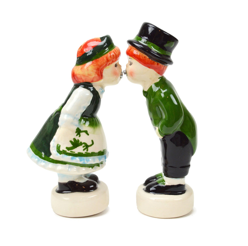 Irish Gift Idea Ceramic Salt & Pepper Shakers - Below $10, Collectibles, Decorations, Home & Garden, Irish, Kissing Couple, Kitchen Decorations, PS-Party Favors, S&P Sets, S&P Sets-Irish, S&P Sets-Magnetic, Tableware
